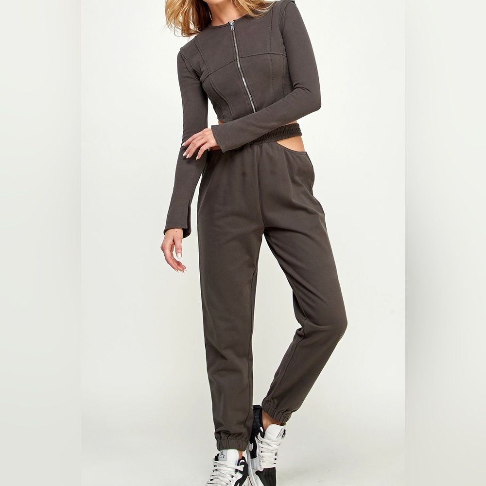 Bottom Jogger & Outerwear Jacket (Set) - 2 pieces.